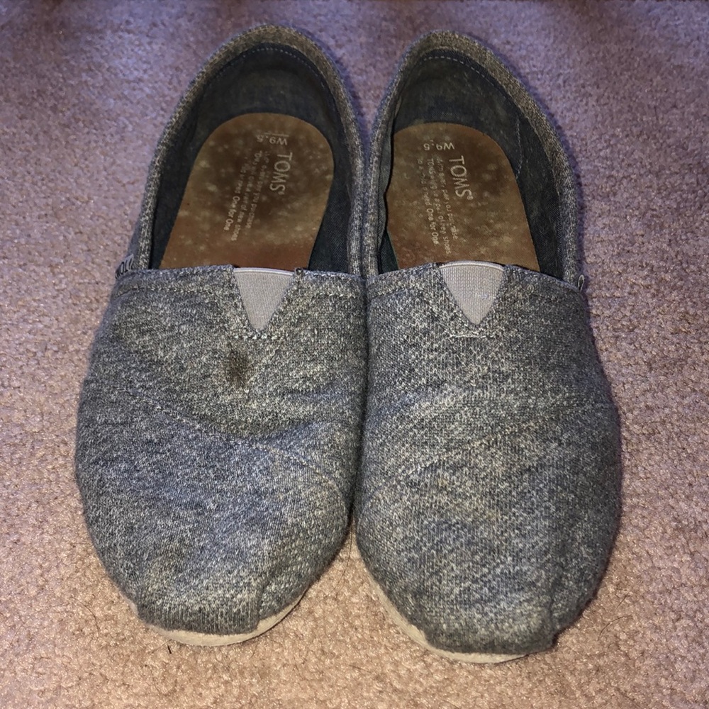 Gray TOMS